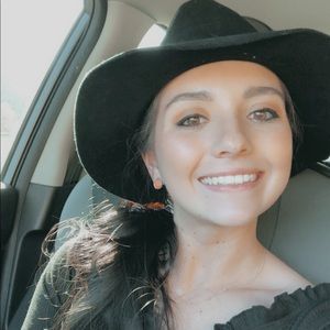 Meet your Posher, Karlee